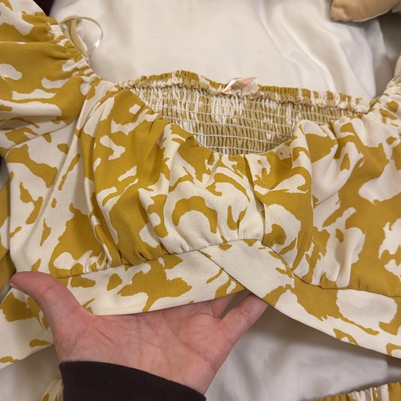 Yellow set - Picture 3 of 6